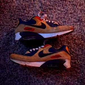 I’m selling air Nikes for 45 dollars and they are very comfortable